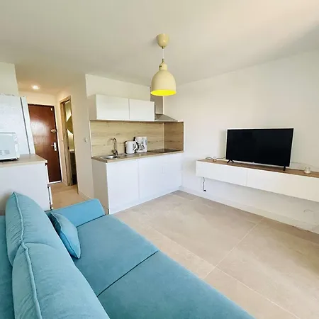 Renove Avec Terrasse - 2 Personnes - Cap D'agde - Fr-1-249-451 * Agde
